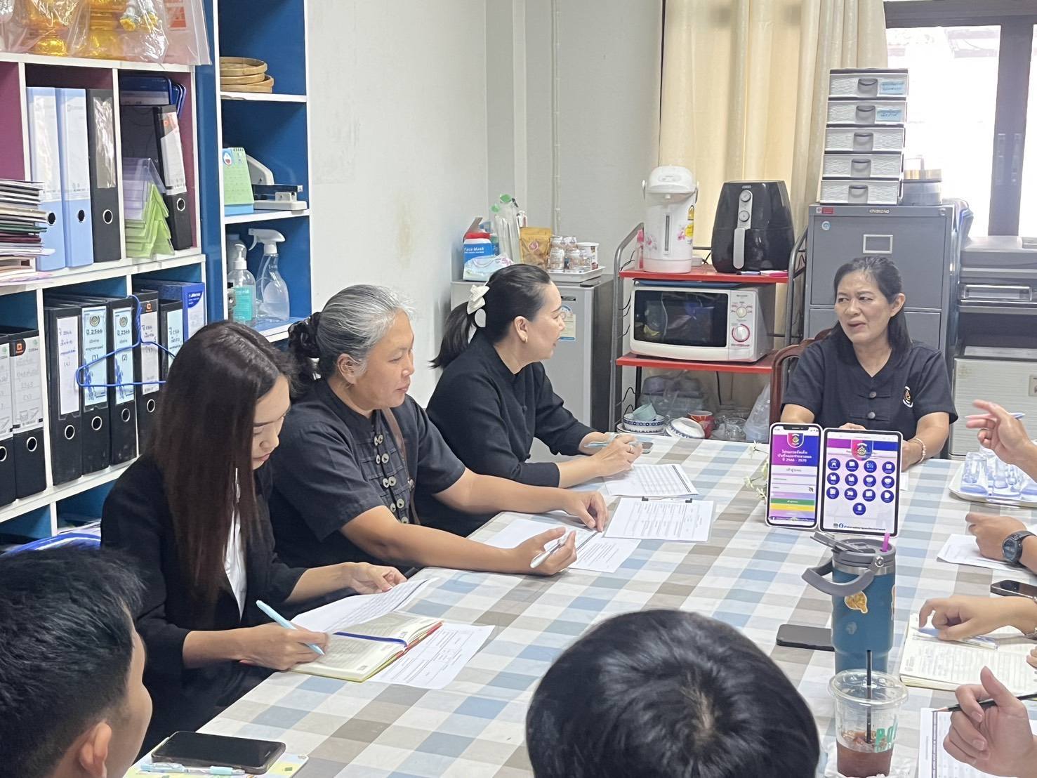 พช.โพธิ์ทอง รับการตรวจนิเทศงานพัฒนาชุมชนของกลุ่มงานส่งเสริมการพัฒนาชุมชนจังหวัดอ่างทอง